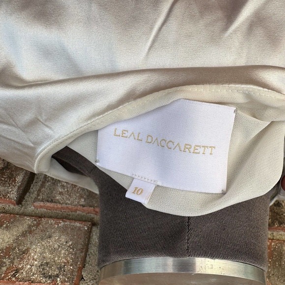 Leal Daccarett Women's Shirt Size 10 Ivory Silk Tie Waist Designer Short Sleeve - Picture 8 of 9